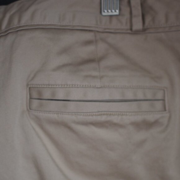 Liz Claiborne Golf | Cotton Capris - Picture 4 of 4